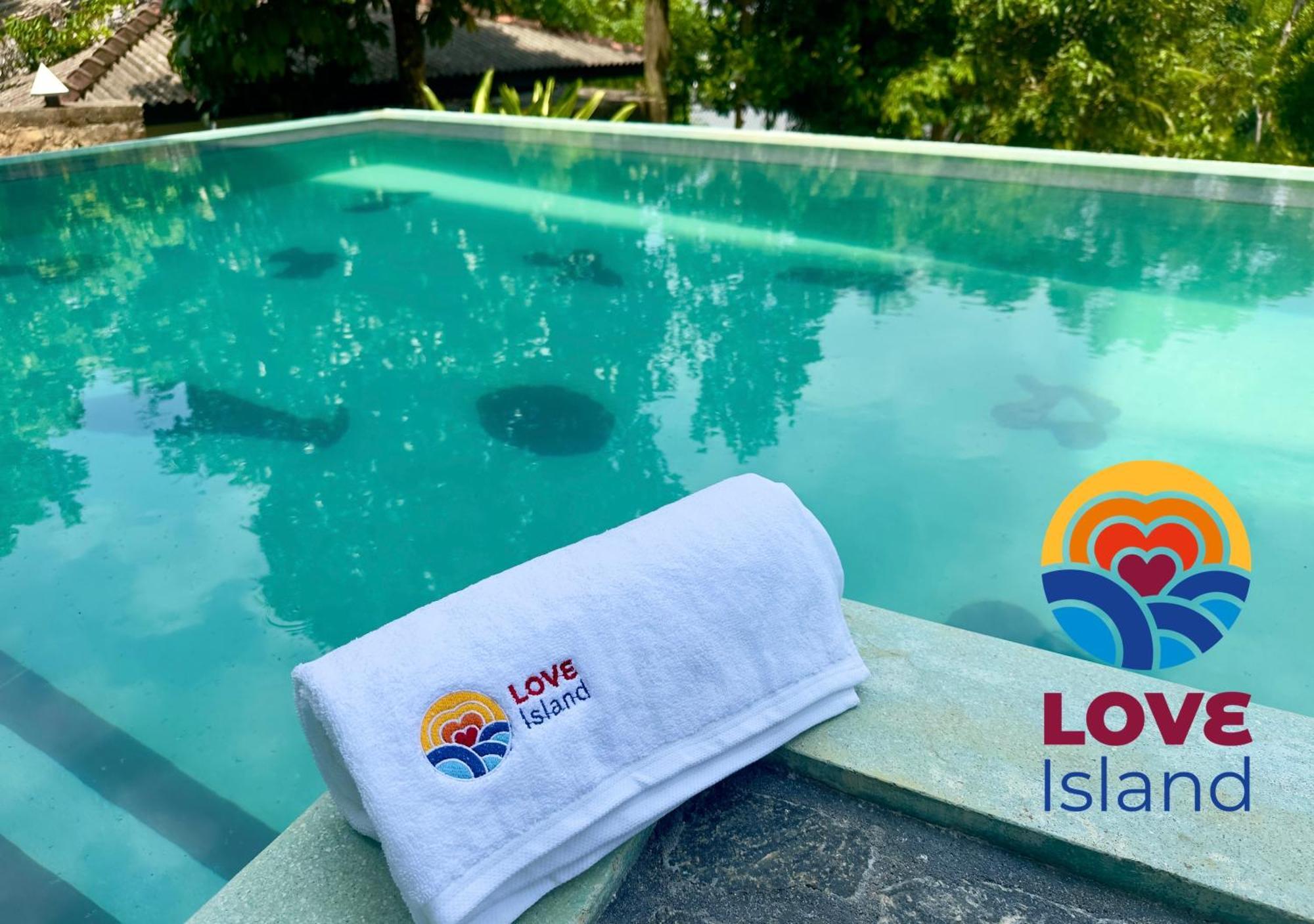 גאלה Love Island מראה חיצוני תמונה